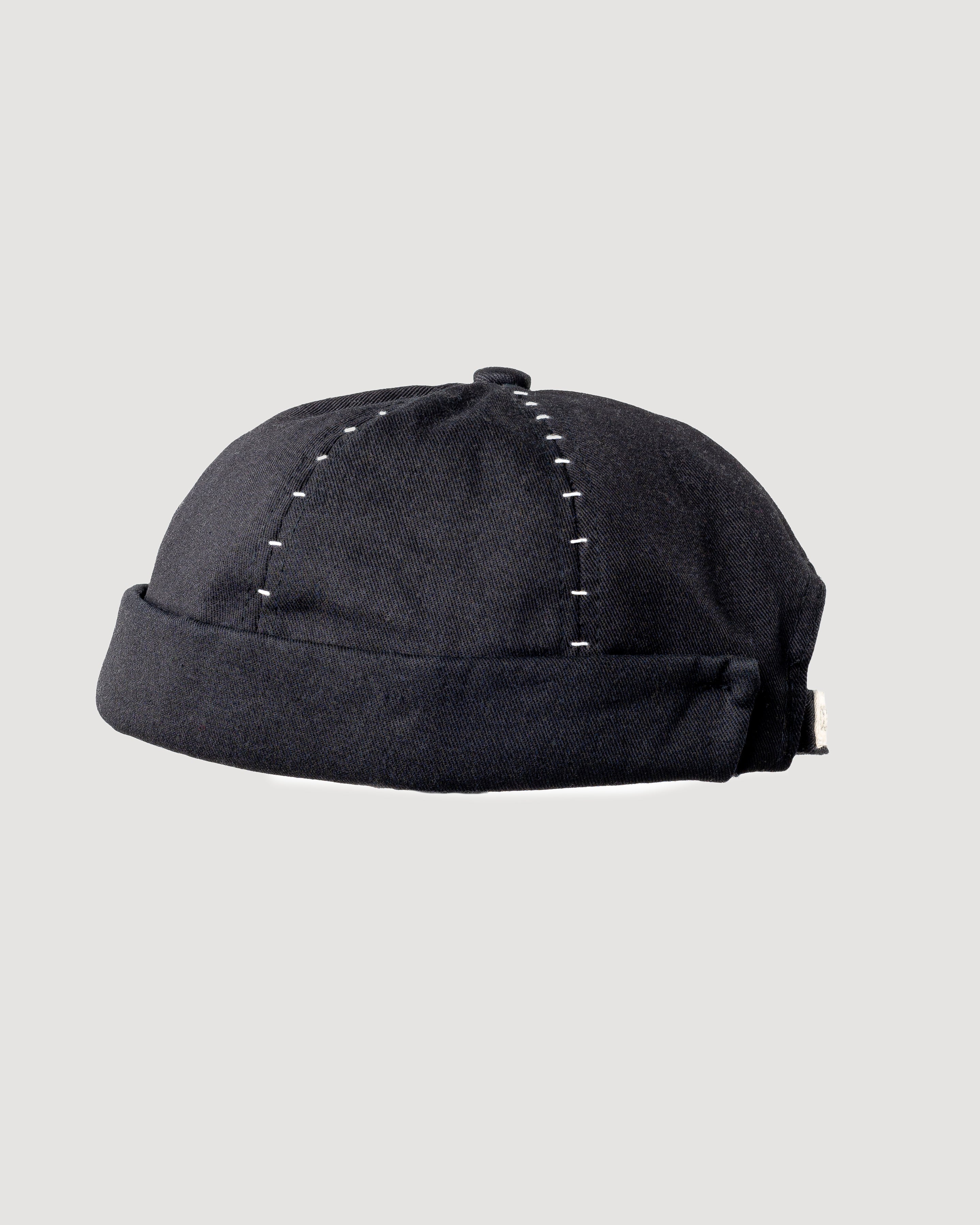 dennis-chuene-black-sailor-cap-m-tze-schwarz-baumwolle image 1