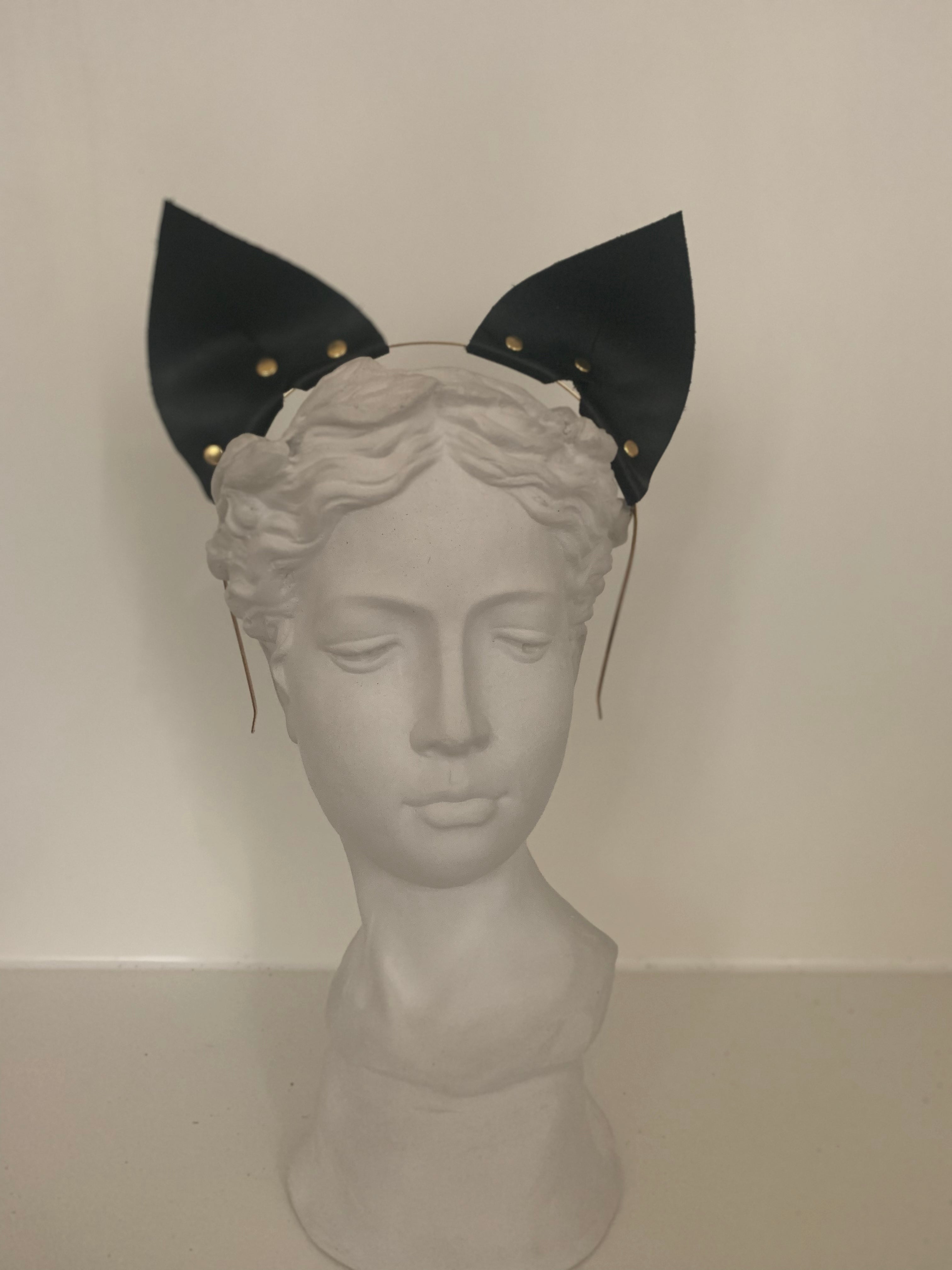 amoreze-venus-cat-ears-leder-choker-gold image 3