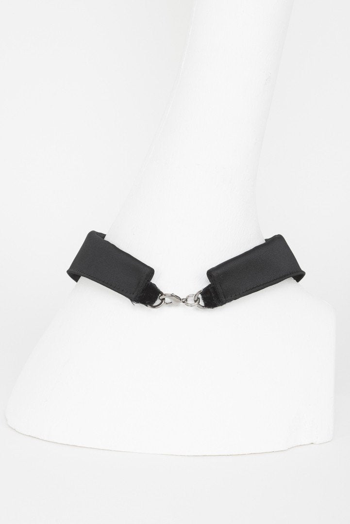 fr-ulein-kink-kiss-noir-lead-halsband-satin image 8